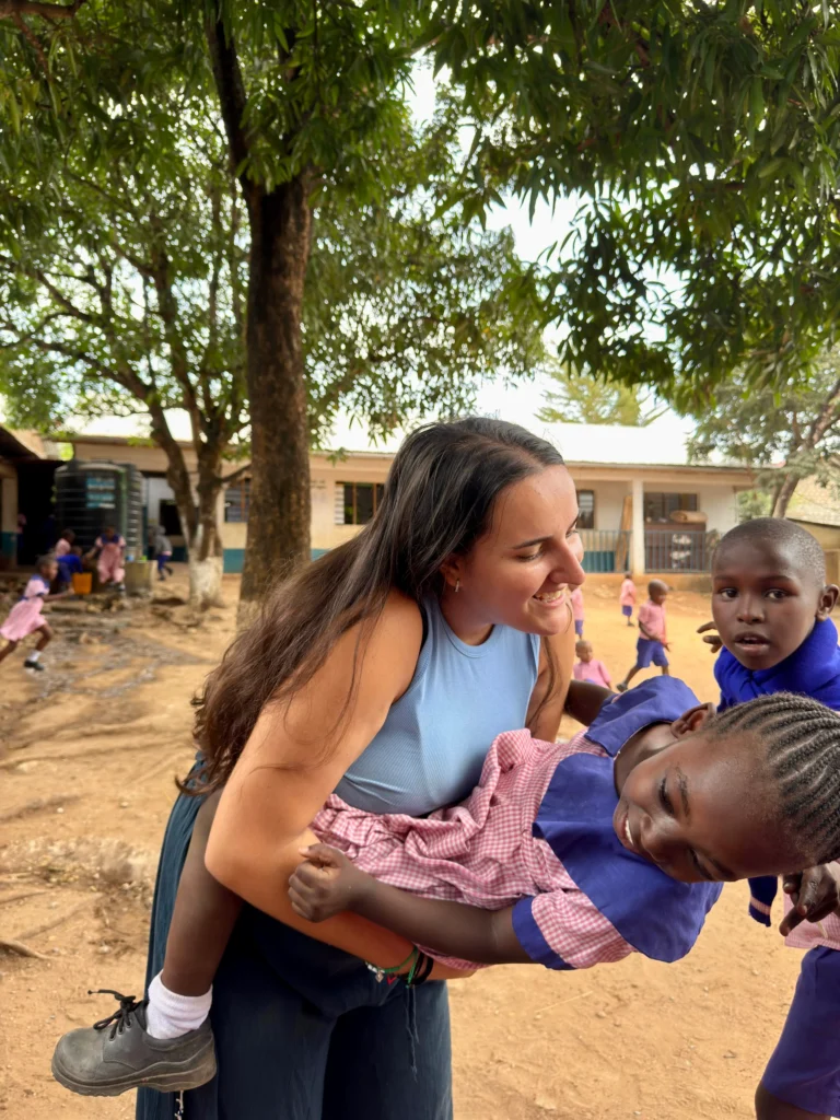 Voluntariado en Kenia con niños en escuela local